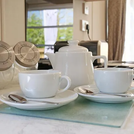 Holiday home New - Water Lily Luxury Lakeside Malton
