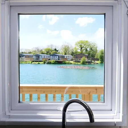 New - Water Lily Luxury Lakeside Malton