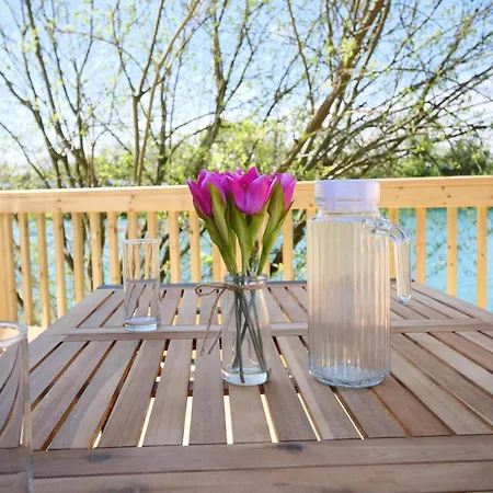 Holiday home New - Water Lily Luxury Lakeside Malton
