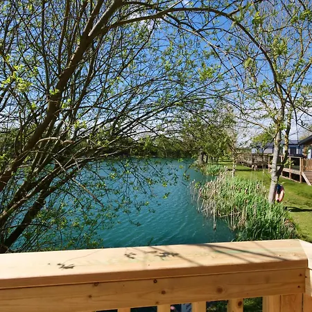 New - Water Lily Luxury Lakeside Malton